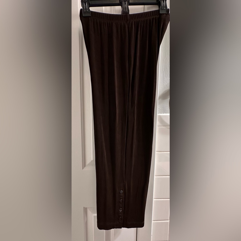 Elegant Brown Travel Capris
